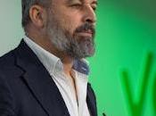 Centenares cargos describen Abascal como líder “pies barro”.