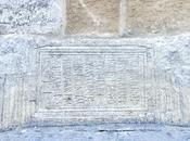 Lápidas mármol pies Giralda (1): Lucio Castricio ..."