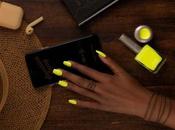 Colores neón, última tendencia uñas para este verano.