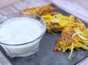 Bhaji cebolla gluten salsa raita