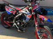 ADHESIVOSEMBARRADOS destaca adhesivos personalizados mundo motor