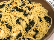 Salteado espinacas langostinos pasta