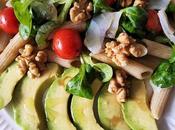 Ensalada macarrones integrales, bacalao, aguacate tomates cherry vinagre Módena Pedro Ximenez