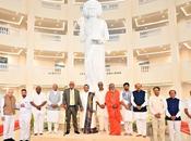 Estatua Bhagavan Sathya Baba