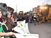 Juan Manuel Navarro lleva colonia Prados Soledad inicio obra pavimentación
